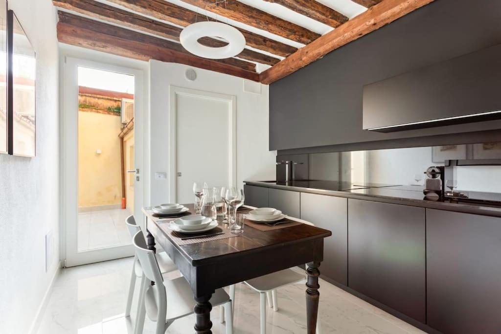 Dimora San Lorenzo Luxury Apartment Venice Exterior photo