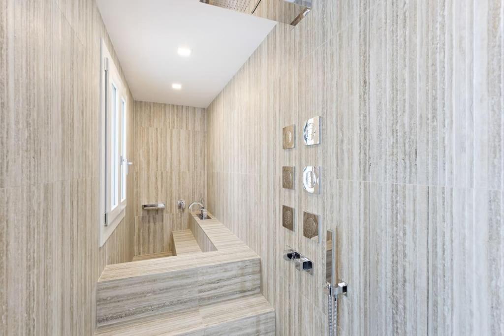 Dimora San Lorenzo Luxury Apartment Venice Exterior photo